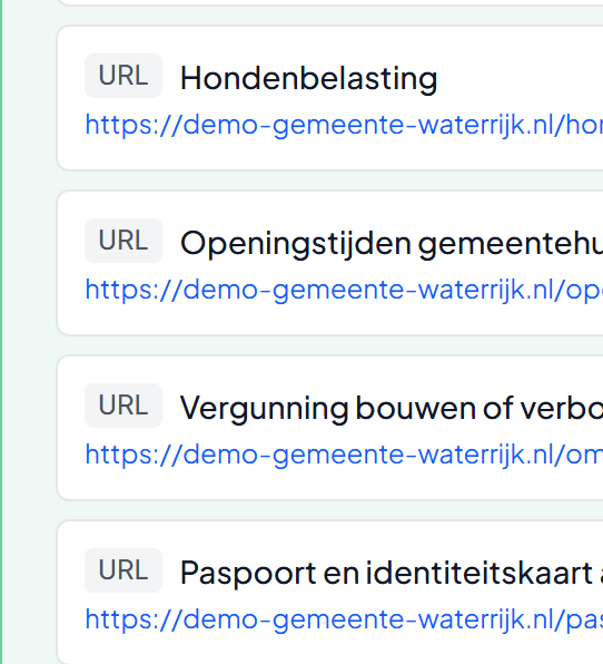 Schermafbeelding van een lijst met bronnen (URL's) in het OverheidsChat-beheerpaneel, met titels als 'Hondenbelasting' en 'Paspoort en identiteitskaart aanvragen'.